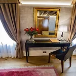 Ego' Boutique - The Silk Road