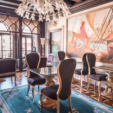 Ego' Boutique - The Silk Road