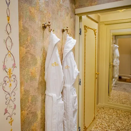 Ego' Boutique - The Silk Road 4* Venice