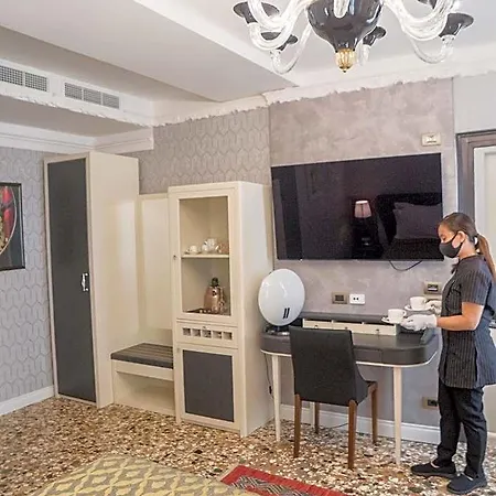 Ego' Boutique - The Silk Road 4*