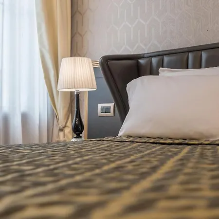 Ego' Boutique - The Silk Road