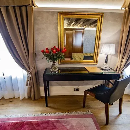 Ego' Boutique - The Silk Road