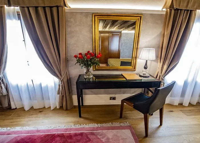 Ego' Boutique - The Silk Road