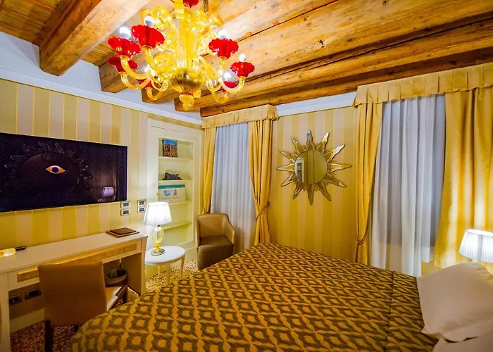 Ego' Boutique - The Silk Road